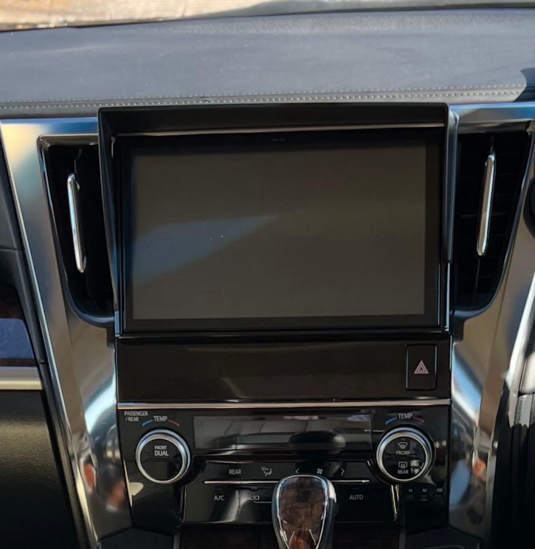 30アルファード/ヴェルファイア 純正ナビ　NSZN-Z66T 取付パネルセット