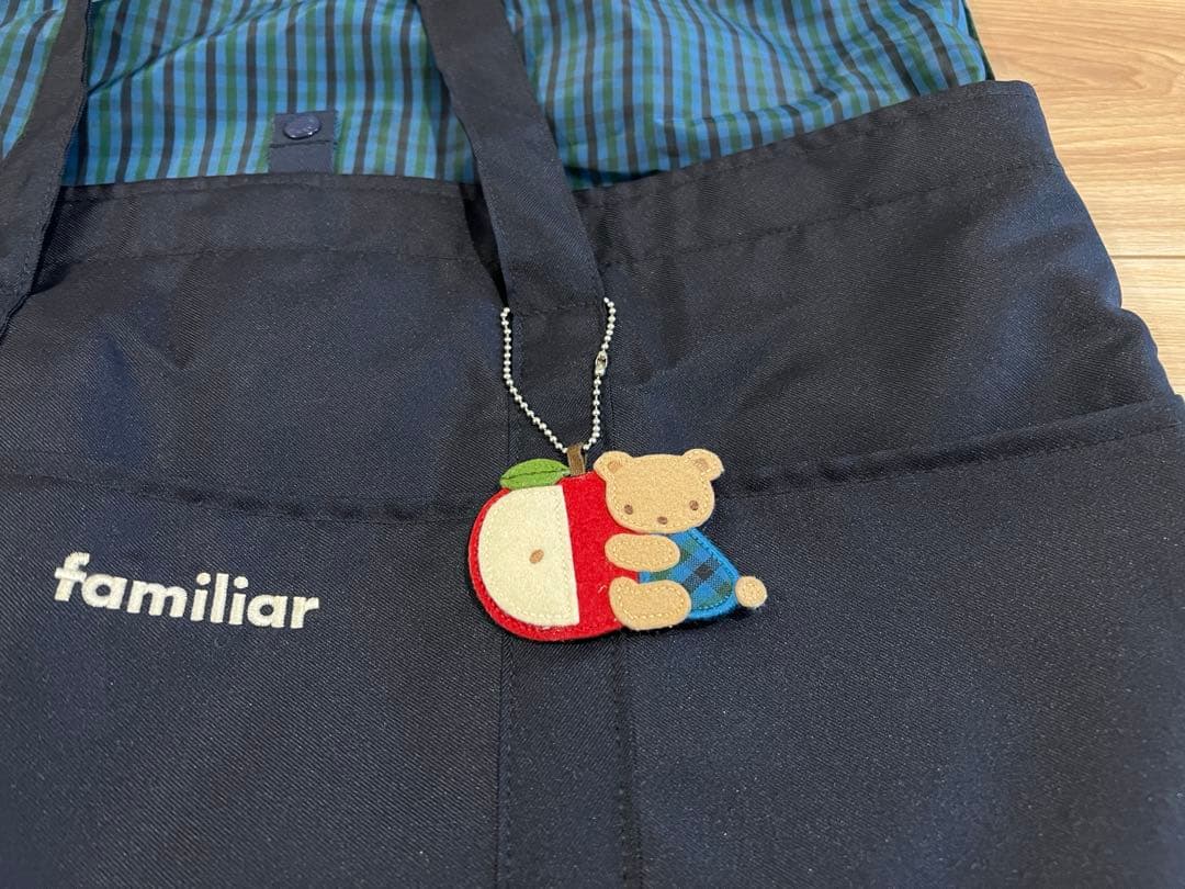 familiar マザーズバッグ 濃紺緑チェック　チャーム付き