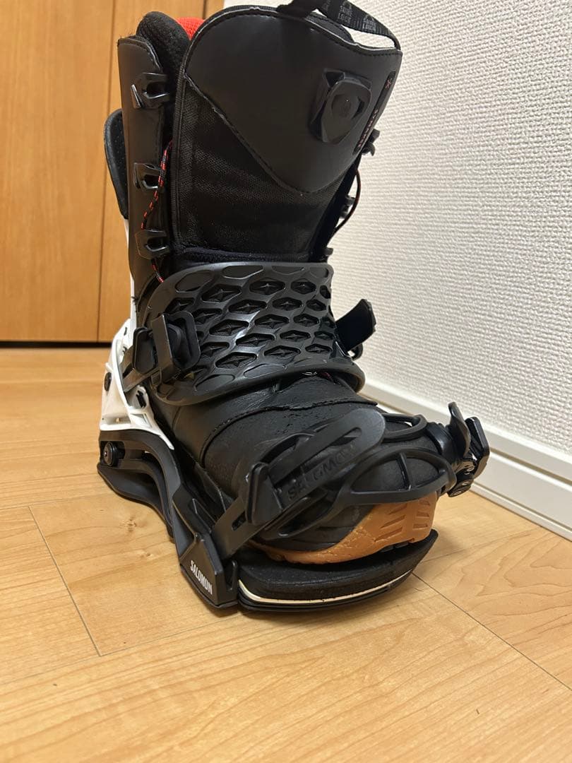 Salomon hologram Mサイズ　22-23モデル