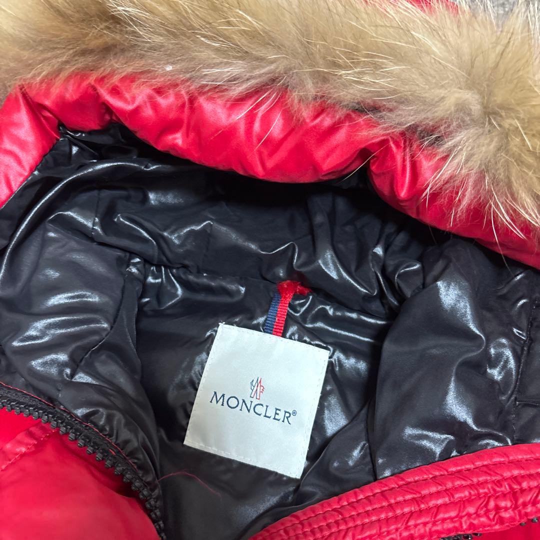 MONCLER 赤 ダウンジャケット フード付き