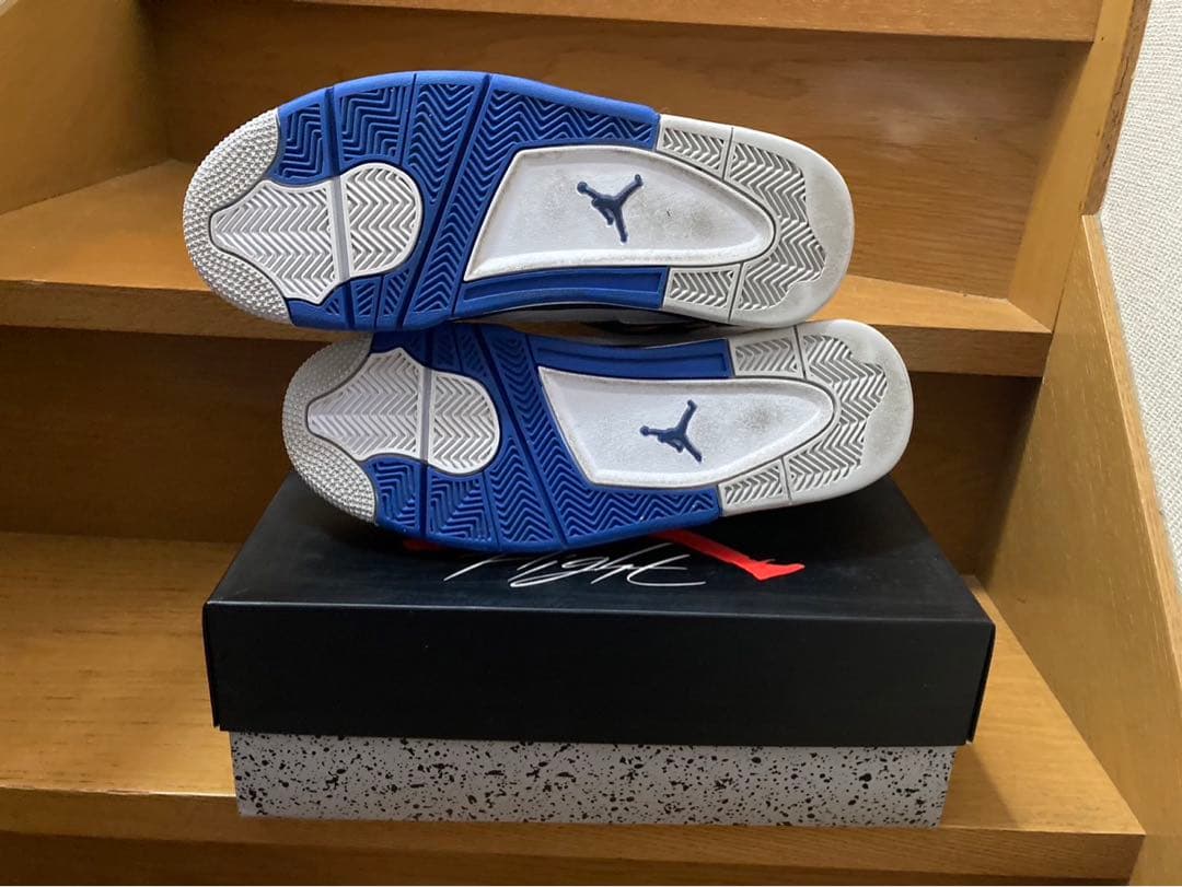 NIKE エアジョーダン4 レトロ
