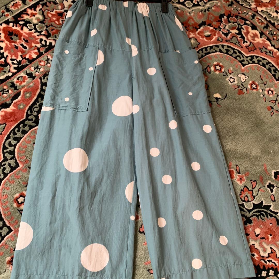 ディークの水色のドット模様ガウチョパンツ