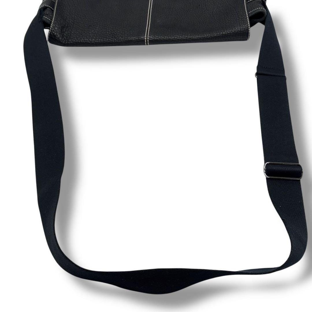 希少　トッズ　メッセンジャーバッグ　ショルダーバッグ　レザー　ブラック　A4