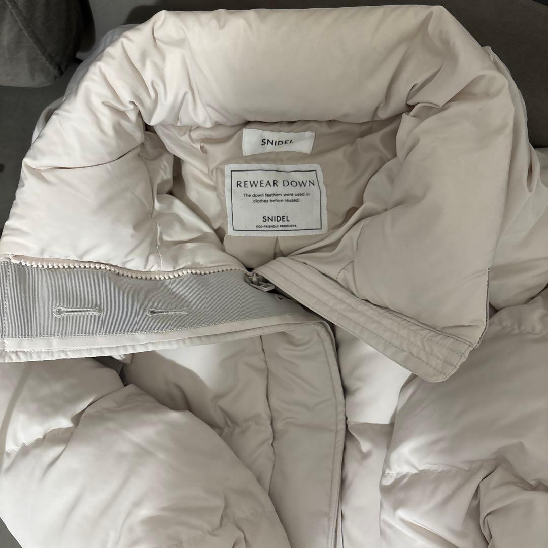 完売品 SNIDEL ショート丈ダウンジャケット アイボリー