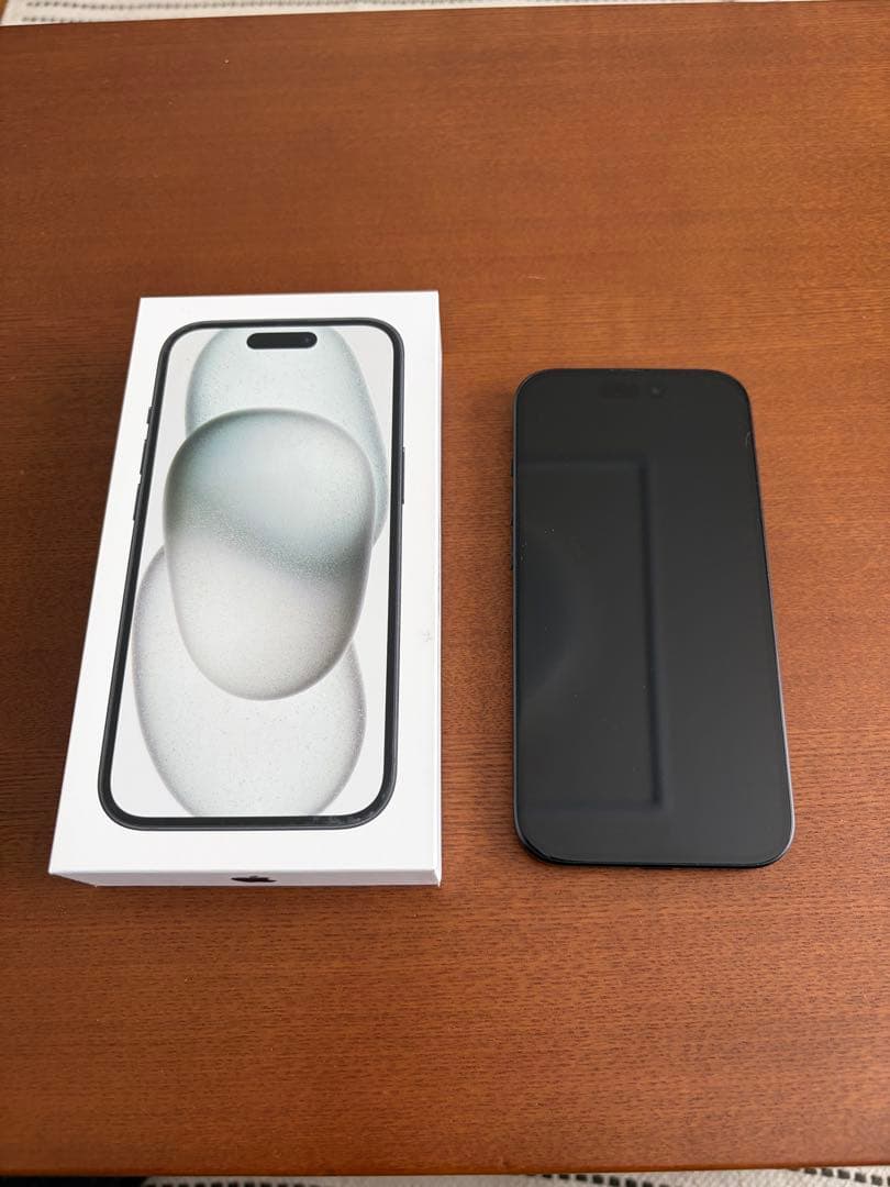 Apple iPhone 15 256GBブラック 本体