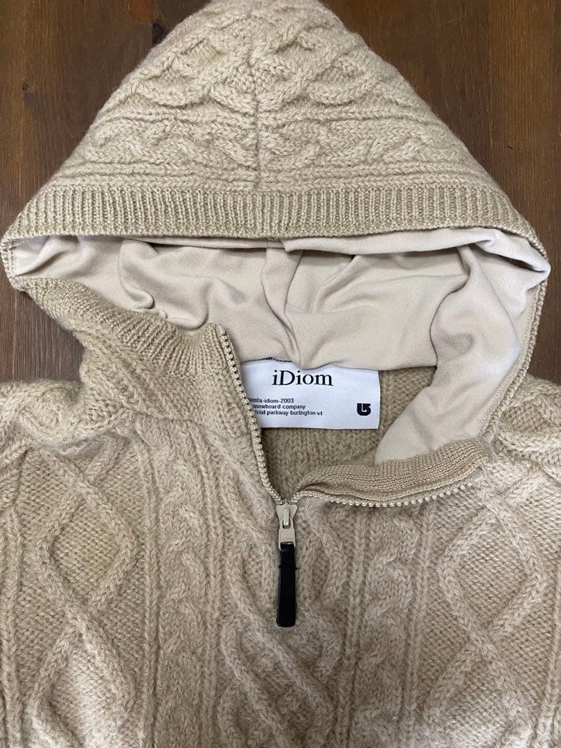 iDiom ベージュ フード付き ケーブル編みセーターメンズM