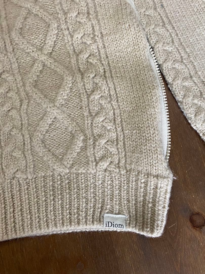iDiom ベージュ フード付き ケーブル編みセーターメンズM