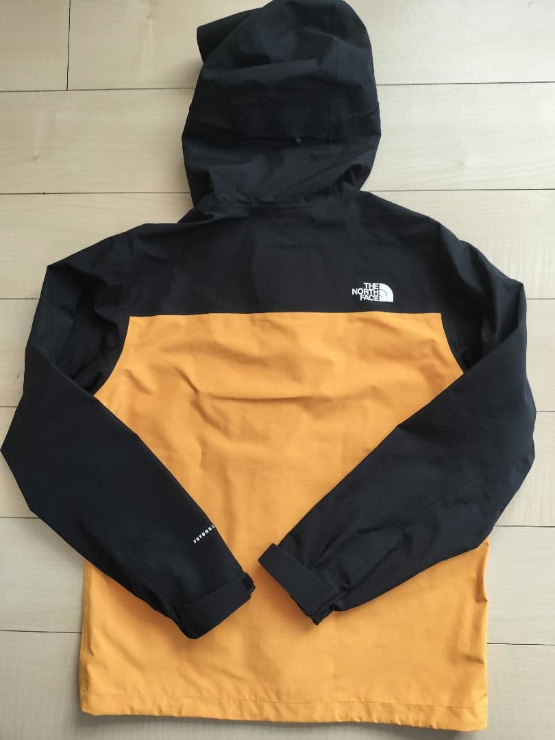 美品THENORTHFACEマウンテンパーカー