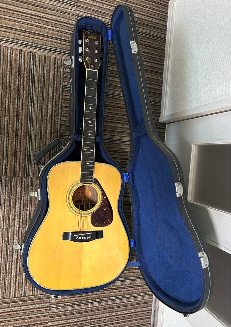 Yamaha FG-401アコースティックギター ハードケース付