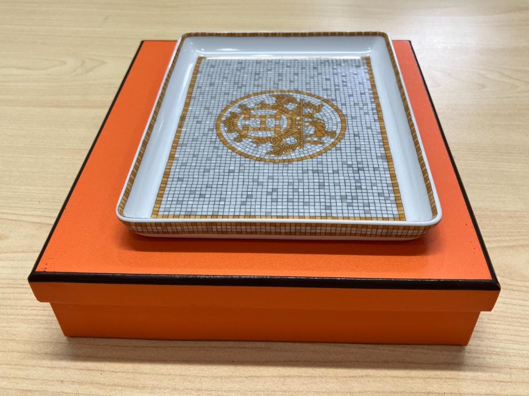 ★*♪様 未使用品！エルメス　モザイク　24ゴールド スクエアプレート