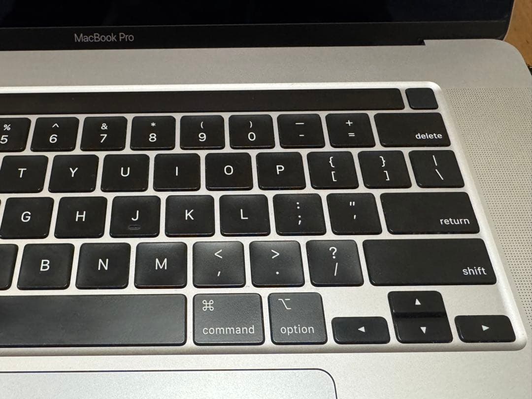 MacBook Pro i9 32GB 2TB バッテリー容量最大96%