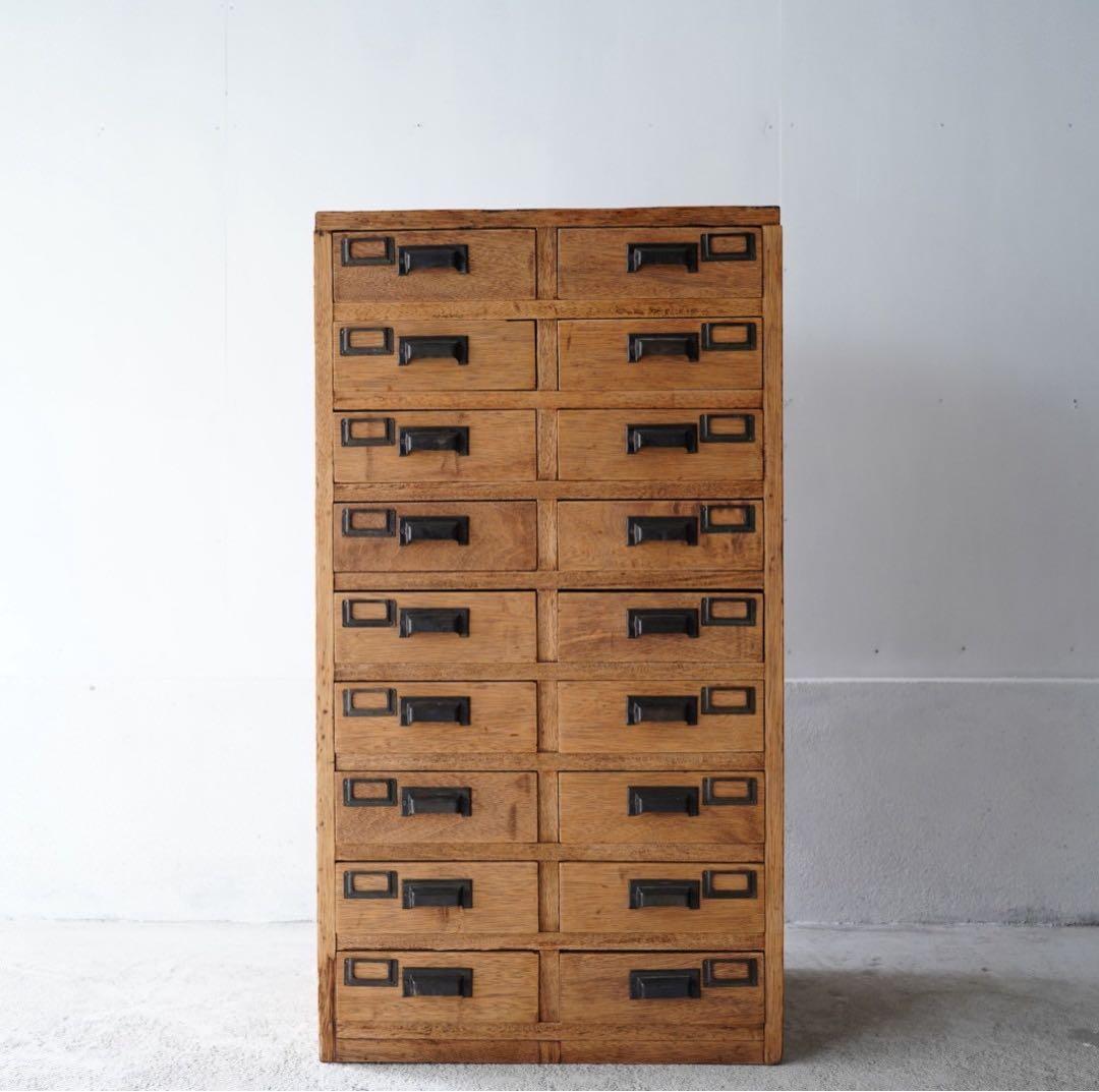 18杯の引き出し　チェスト