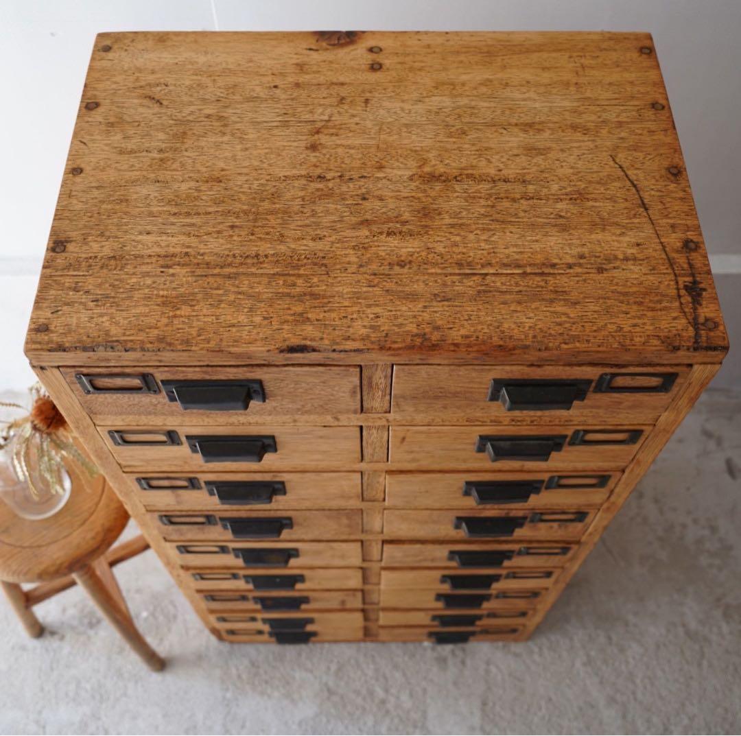 18杯の引き出し　チェスト