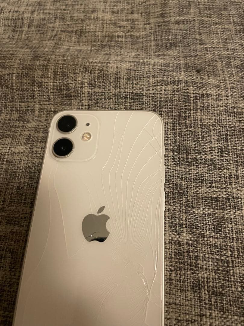 S*T様 Apple iPhone 12miniホワイト ひび割れあり