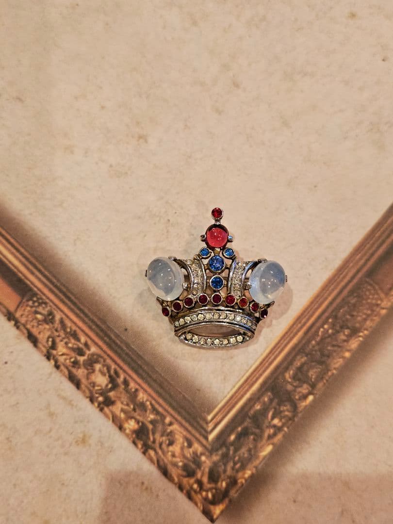 トリファリ TRIFARI クラウン 王冠 ブローチ