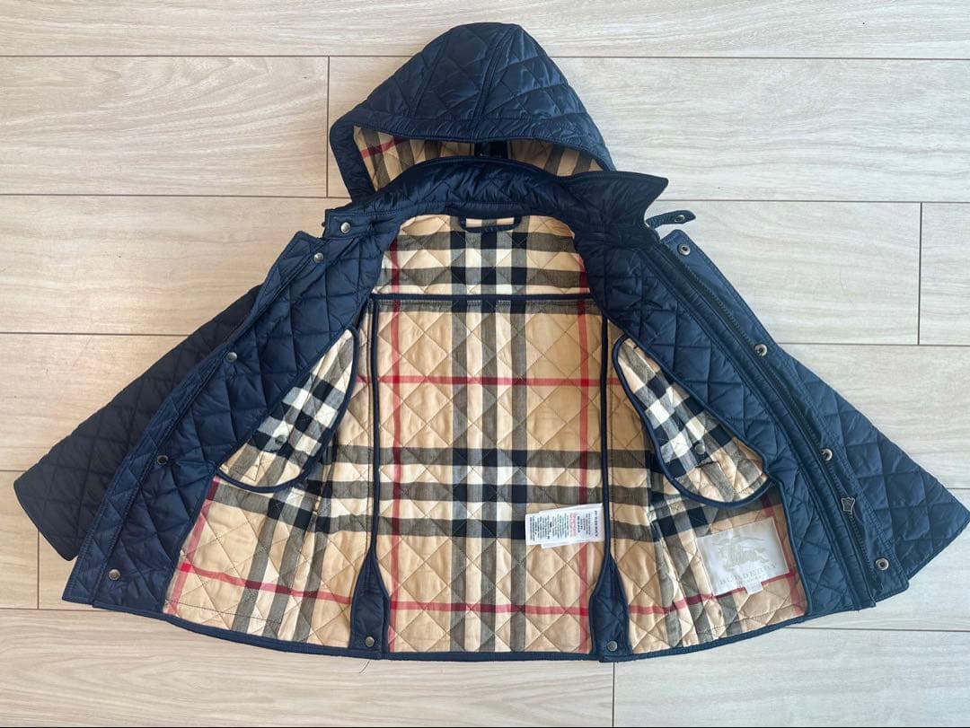 Burberry 6A ネイビーキルティングコート