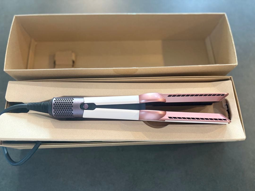 ダイソン ヘアストレイトナー