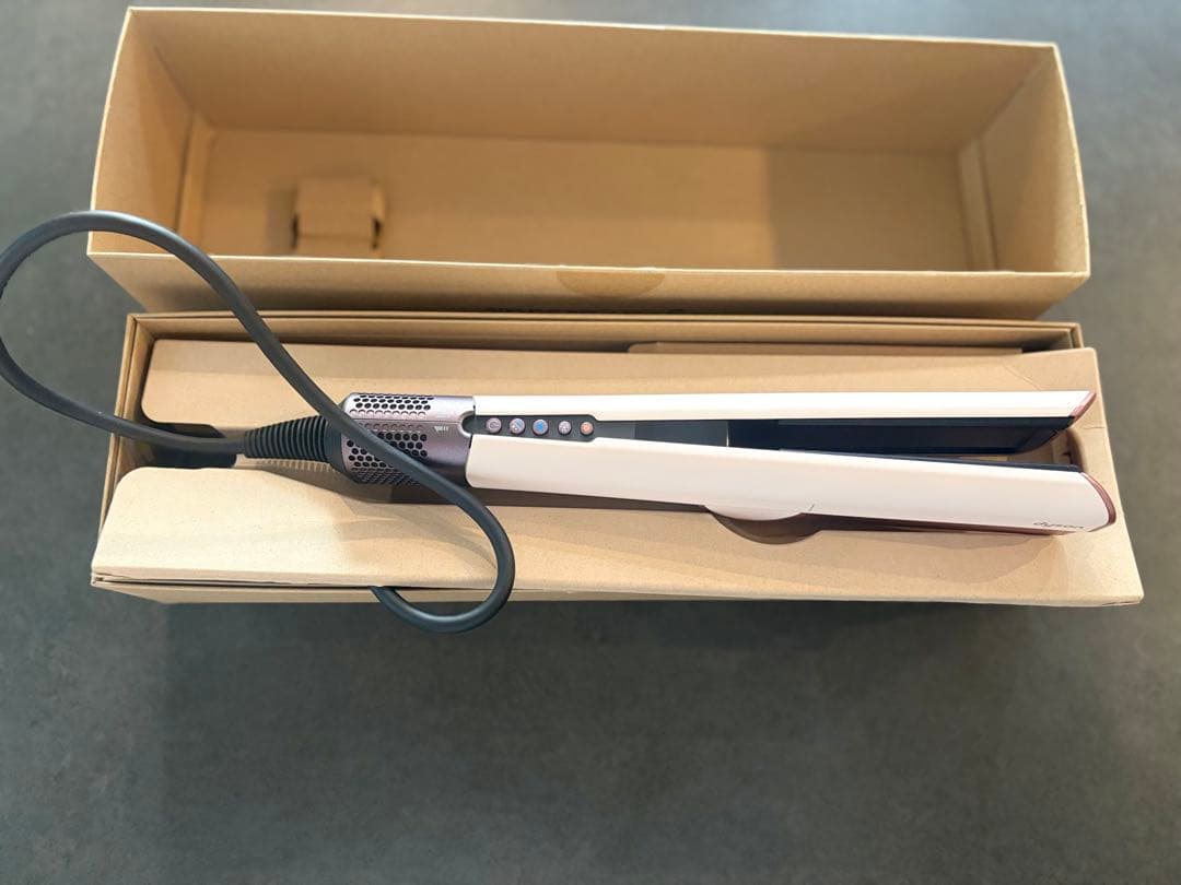 ダイソン ヘアストレイトナー