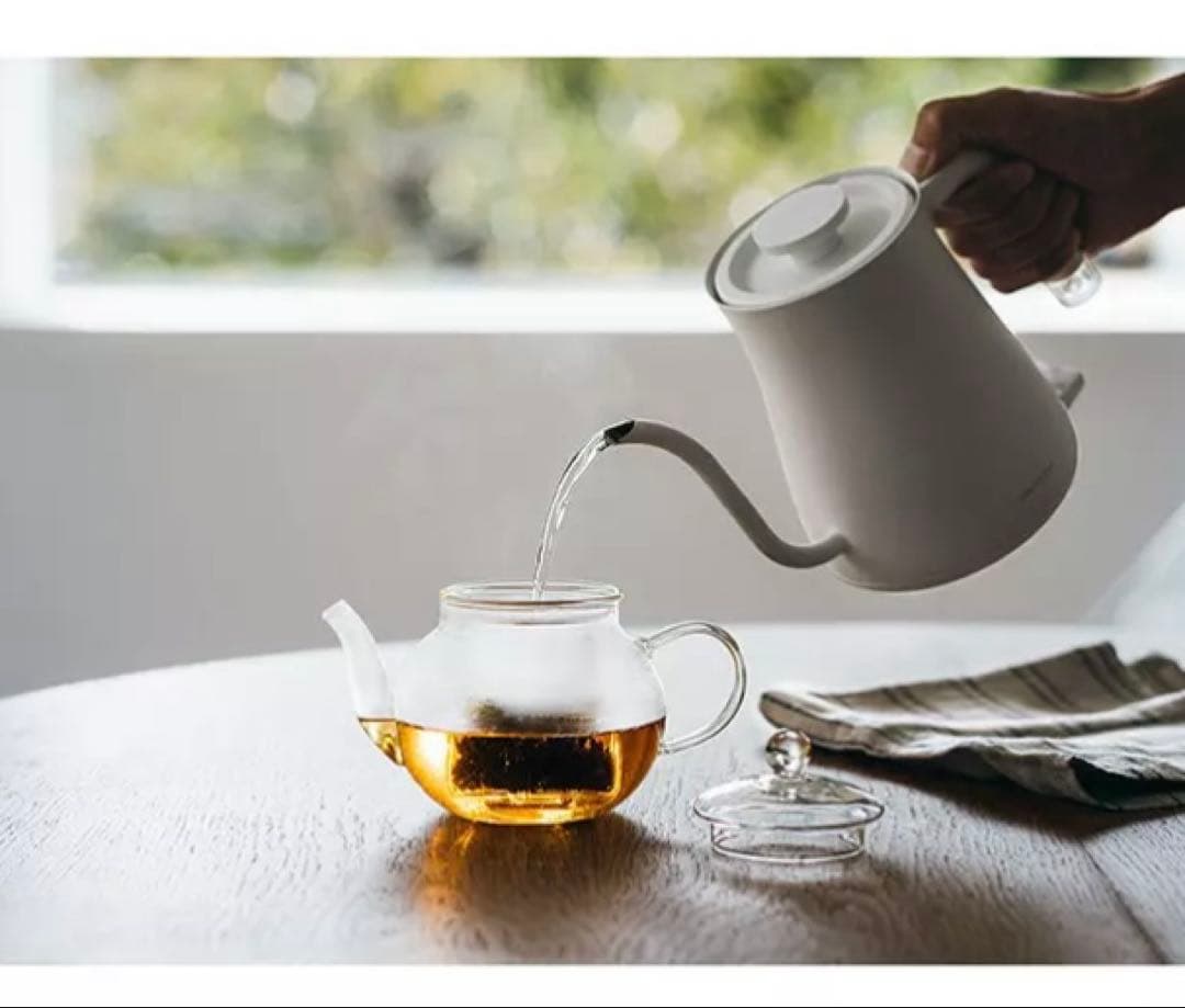 【(^^)】美しい電気ケトル　BALMUDA The Pot（白）