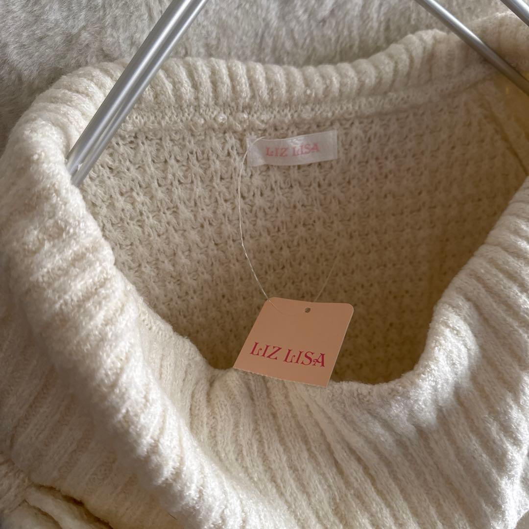 リズリサ　アイボリー ケーブルニット オフショルダー 長袖　パール付きリボン