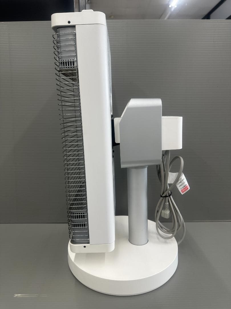 ダイキン　遠赤外線暖房機　セラムヒート　ERFT11YS-W　2021年製