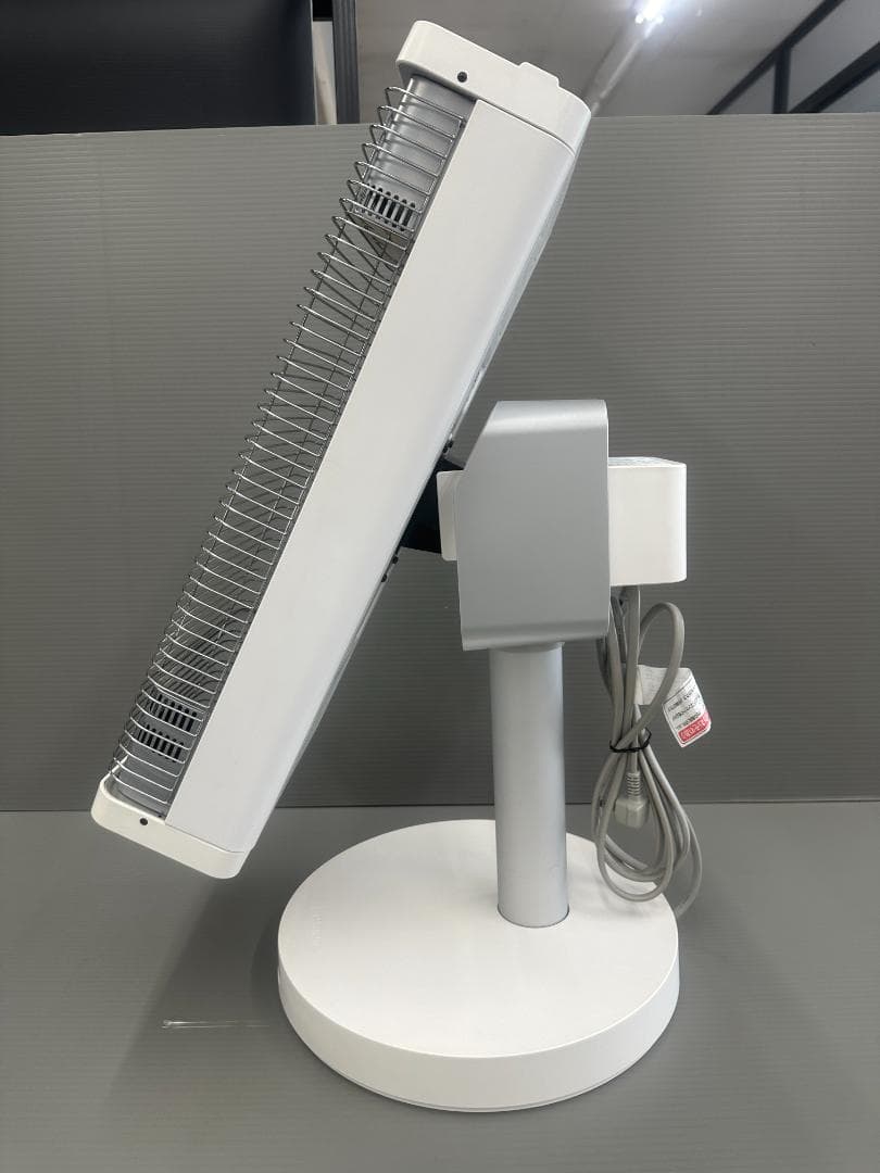 ダイキン　遠赤外線暖房機　セラムヒート　ERFT11YS-W　2021年製