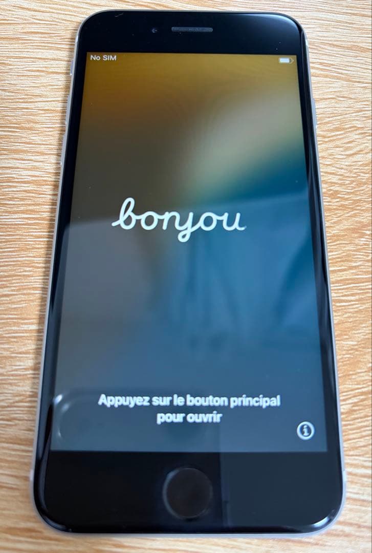 iPhone SE2（第2世代）64GB Amazon認定中古品