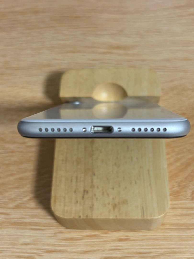 iPhone SE2（第2世代）64GB Amazon認定中古品