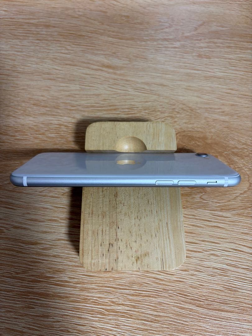 iPhone SE2（第2世代）64GB Amazon認定中古品