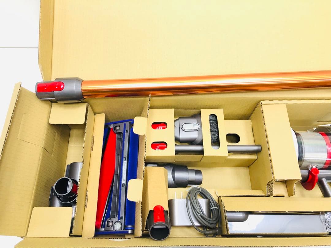 アウトレット品SV12 Cyclone V10 Fluffy ハンディクリーナー