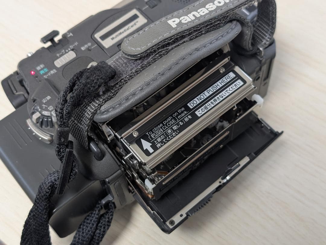 Panasonic NV-DS200 MiniDVビデオカメラ ダビングに