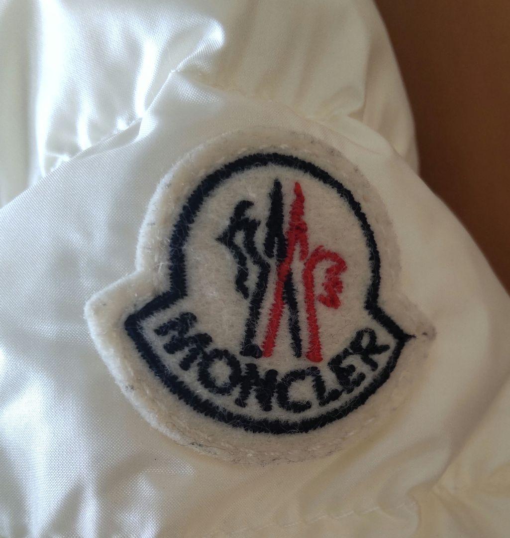 Moncler アイボリー ダウンジャケット