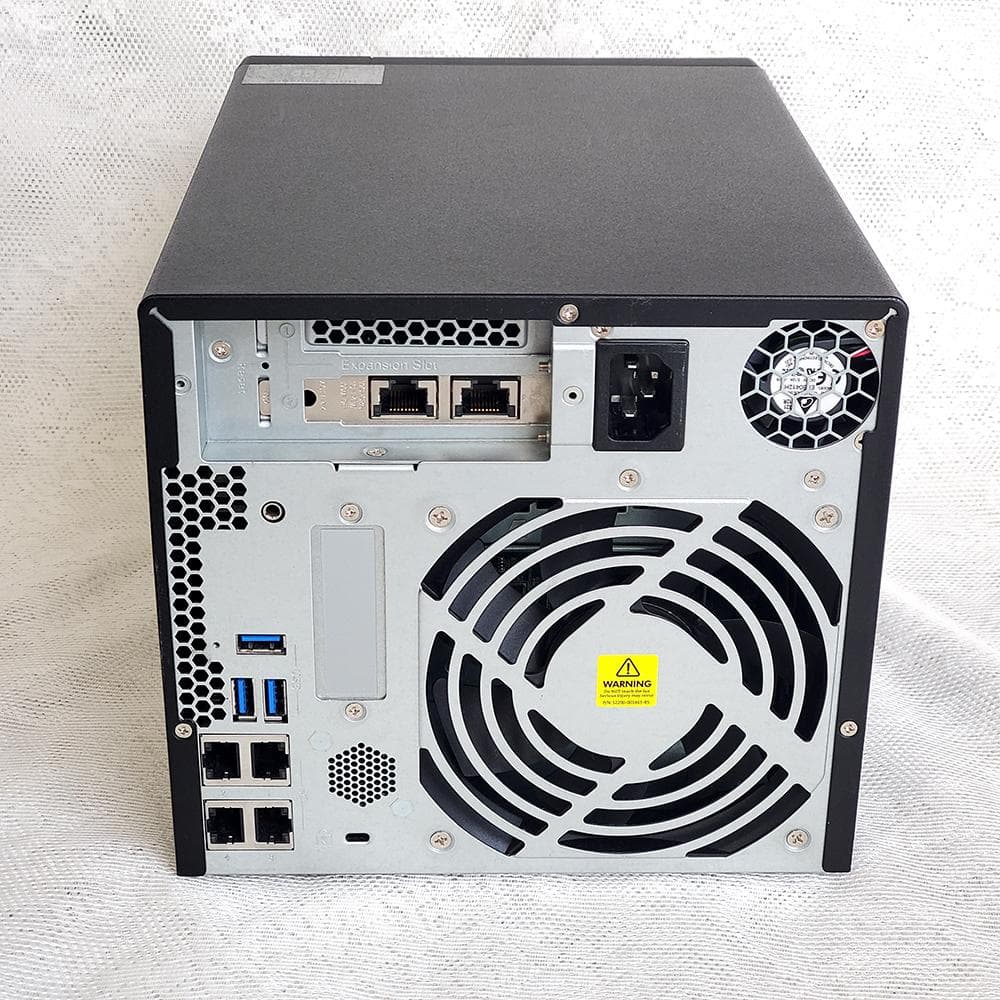 QNAP NAS TS-473 / メモリ 8GB / 10GbE LANカード