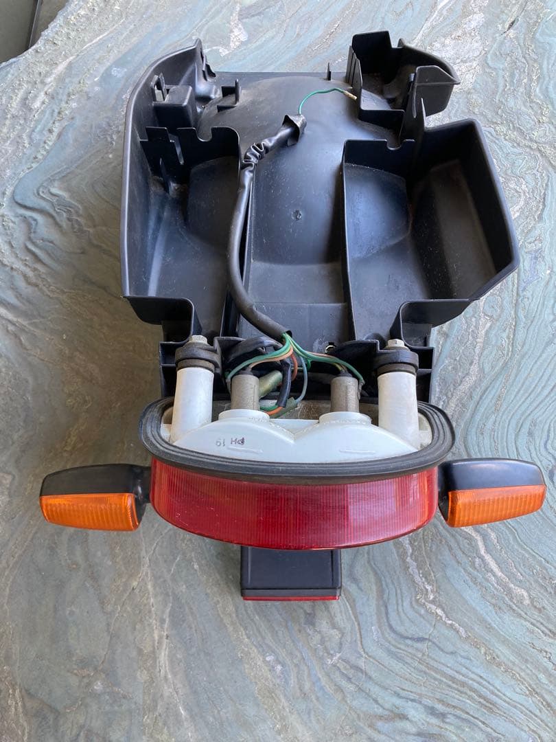 X*i様 ホーネット250 純正 リアフェンダー テールランプ ウインカー MC