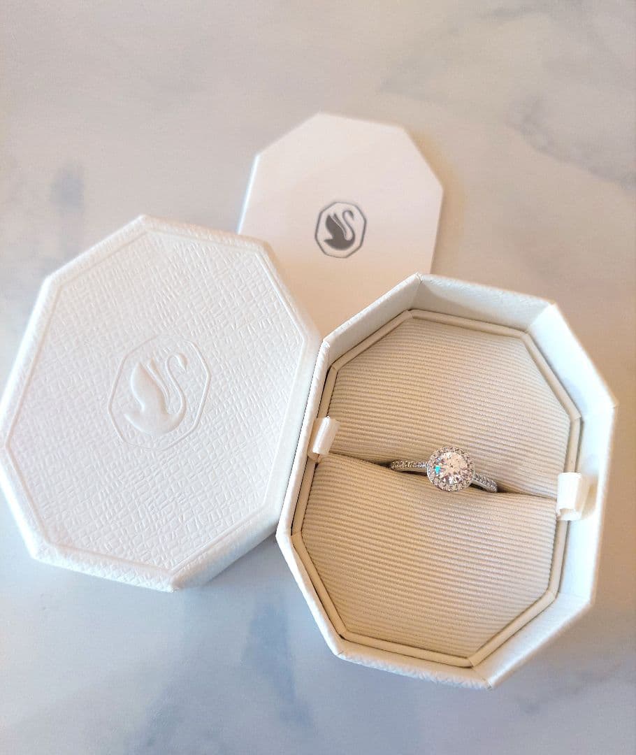 うららさん専用 お箱付き 58 Angelic リング スワロフスキー 指輪