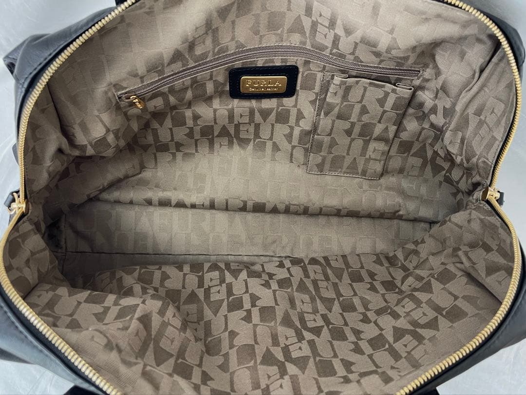 【S】美品FURLA ブラック レザーボストンバッグ 大容量 旅行カバン