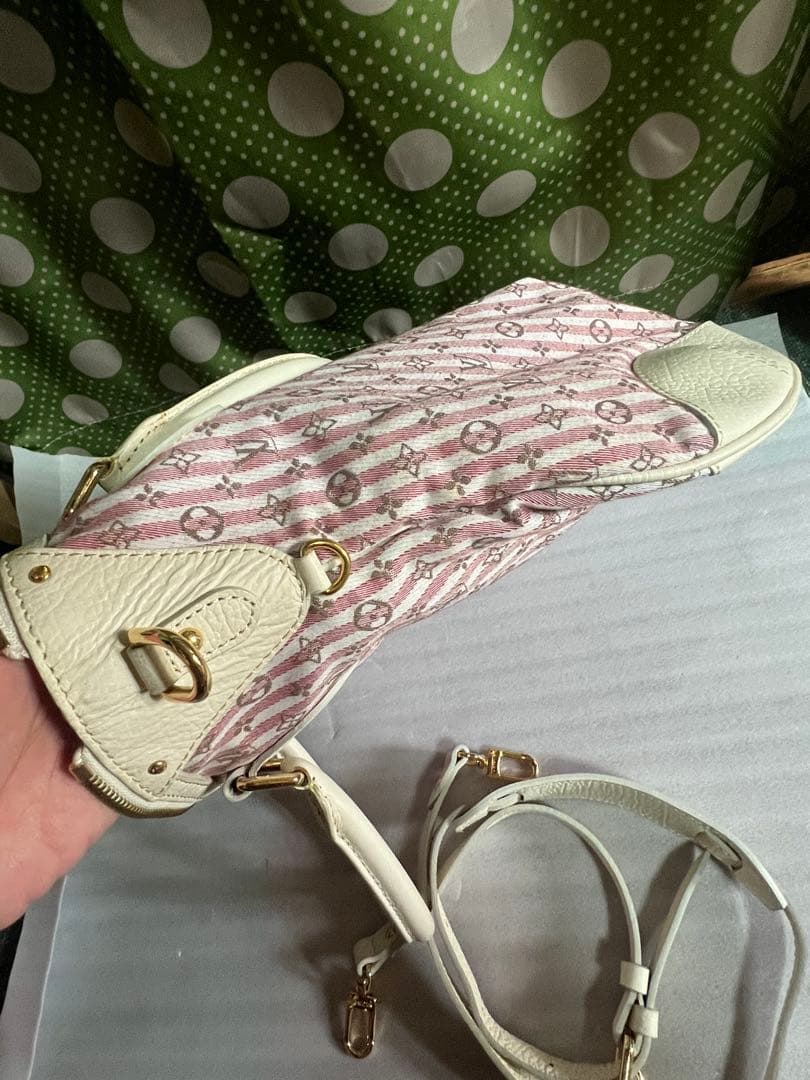 ピンクとホワイトのグラニーバッグ luis vuitton