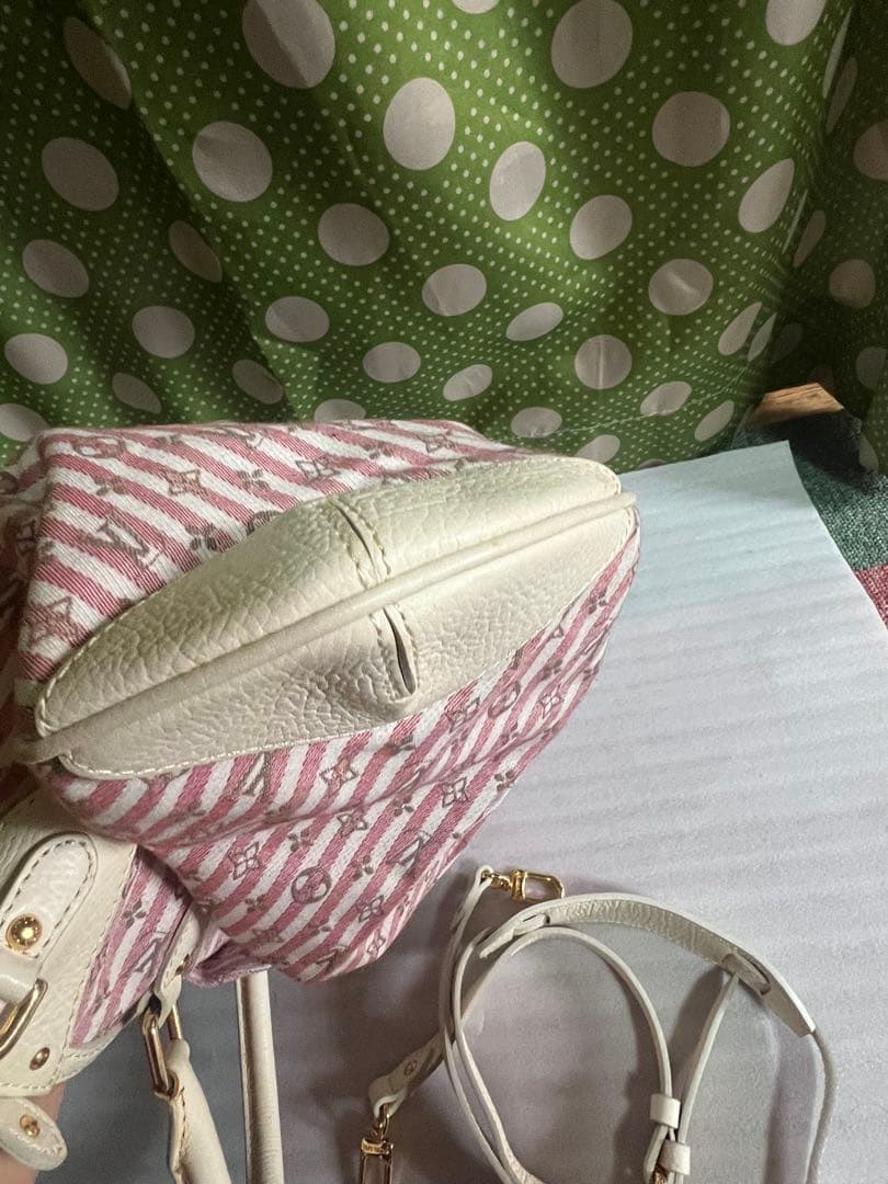 ピンクとホワイトのグラニーバッグ luis vuitton