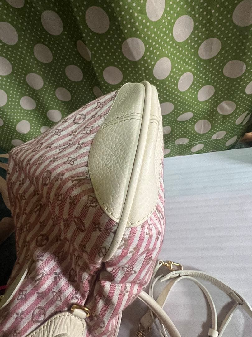 ピンクとホワイトのグラニーバッグ luis vuitton