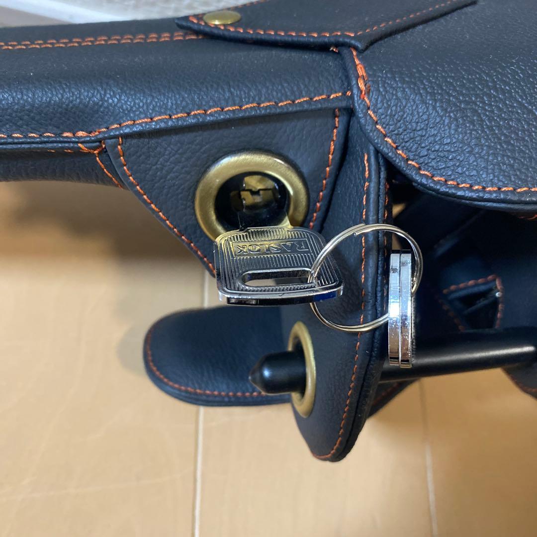 未使用TRD プレミアムステアリングロック　MS029-00019 ブラック