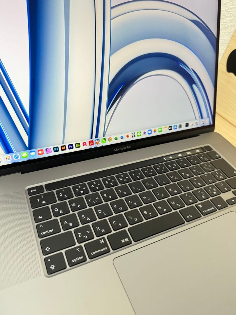 美品MacBook Pro 32GB/SSD 1TB/24時間以内で発送可能