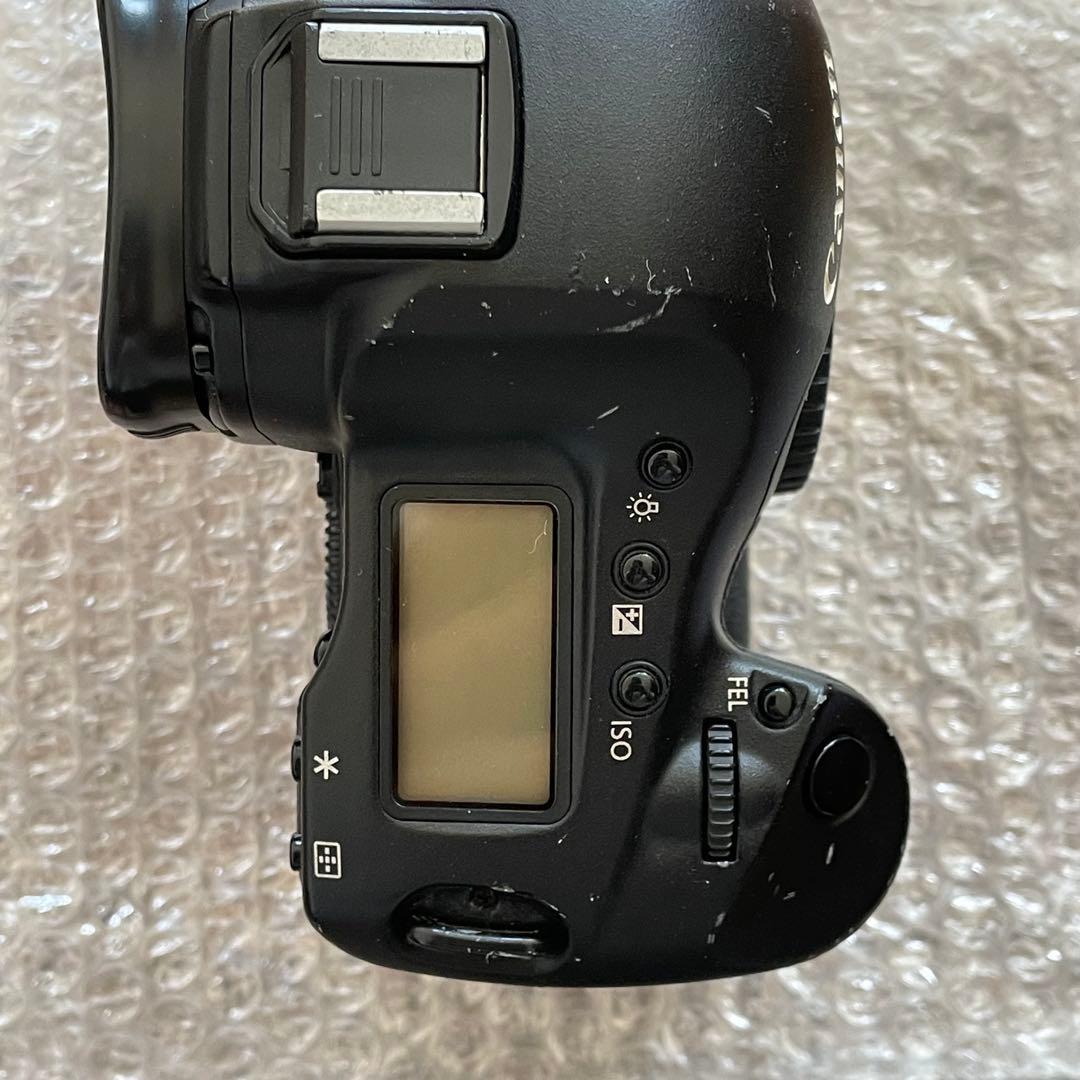 Canon EOS-1D Mark IV / 本体と付属品