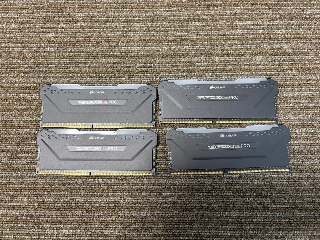 VENGEANCE® RGB PRO 8GB×4(合計32GB)
