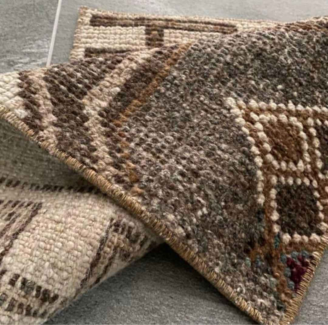 【送料無料】トルコヴィンテージラグ／size: 50×52cm