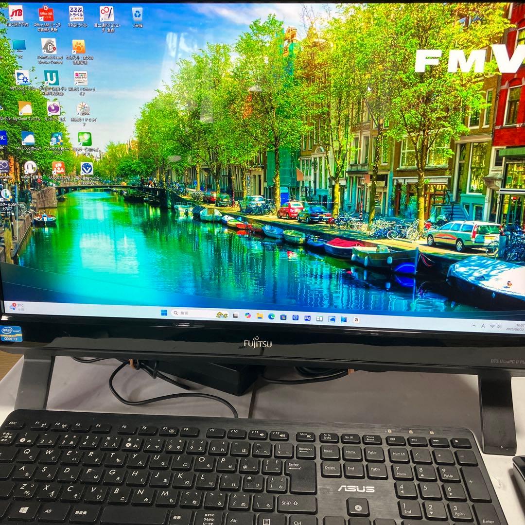 FUJITSU モニター型パソコン Windows11 core i7 美品