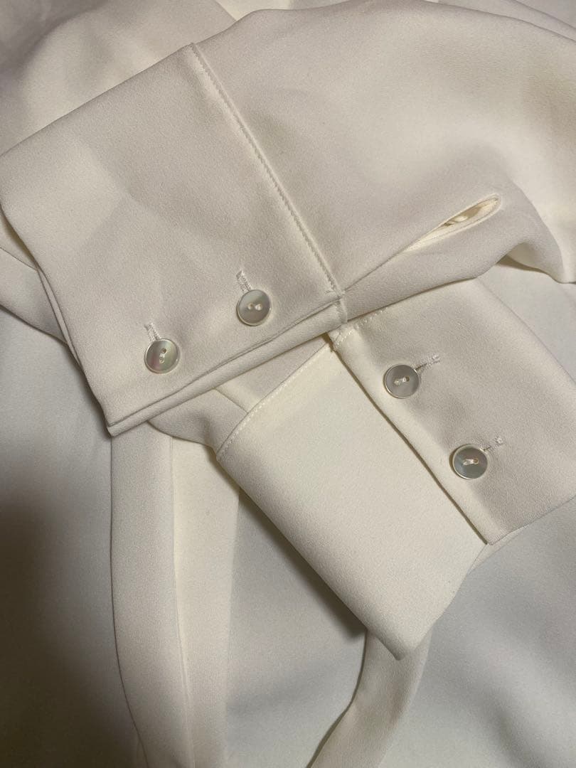 セオリー　ジョーゼットタイブラウス　アイボリー　Sサイズ　ボウタイ　長袖　白系