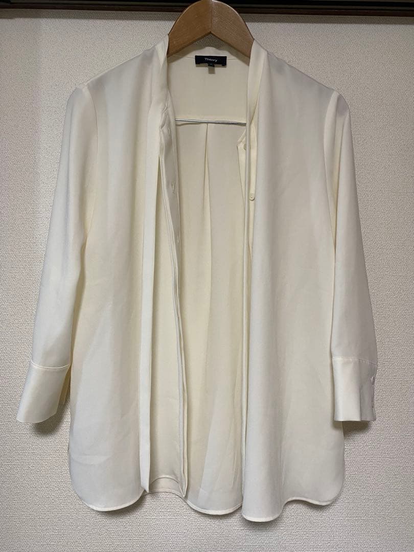 セオリー　ジョーゼットタイブラウス　アイボリー　Sサイズ　ボウタイ　長袖　白系