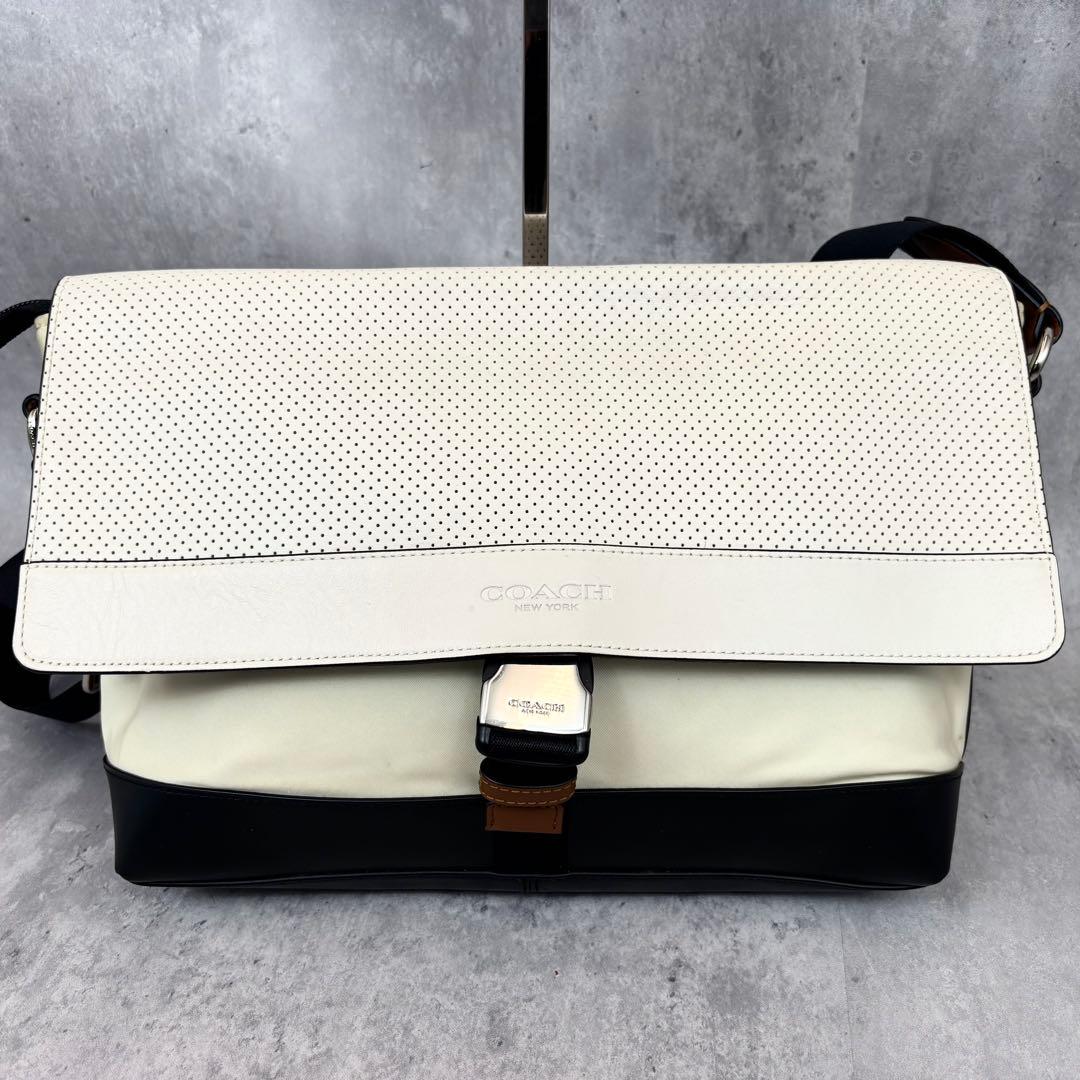 【極美品✨】 コーチ メッセンジャーバッグ レザー ホワイト ブラック