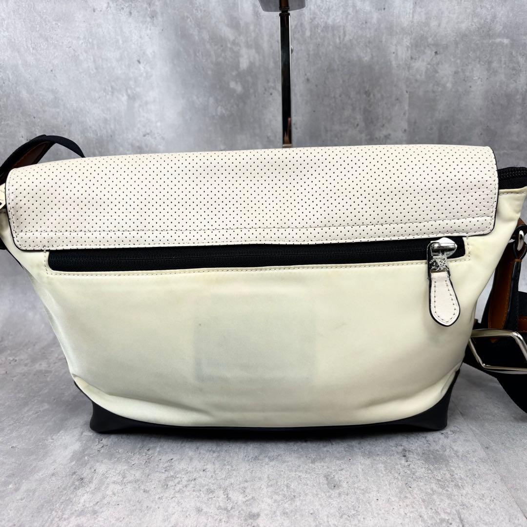 【極美品✨】 コーチ メッセンジャーバッグ レザー ホワイト ブラック