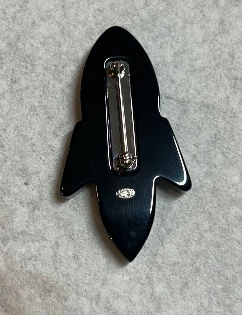 CHANELシャネル　ブローチ　キラキラロケット　CCマーク パール